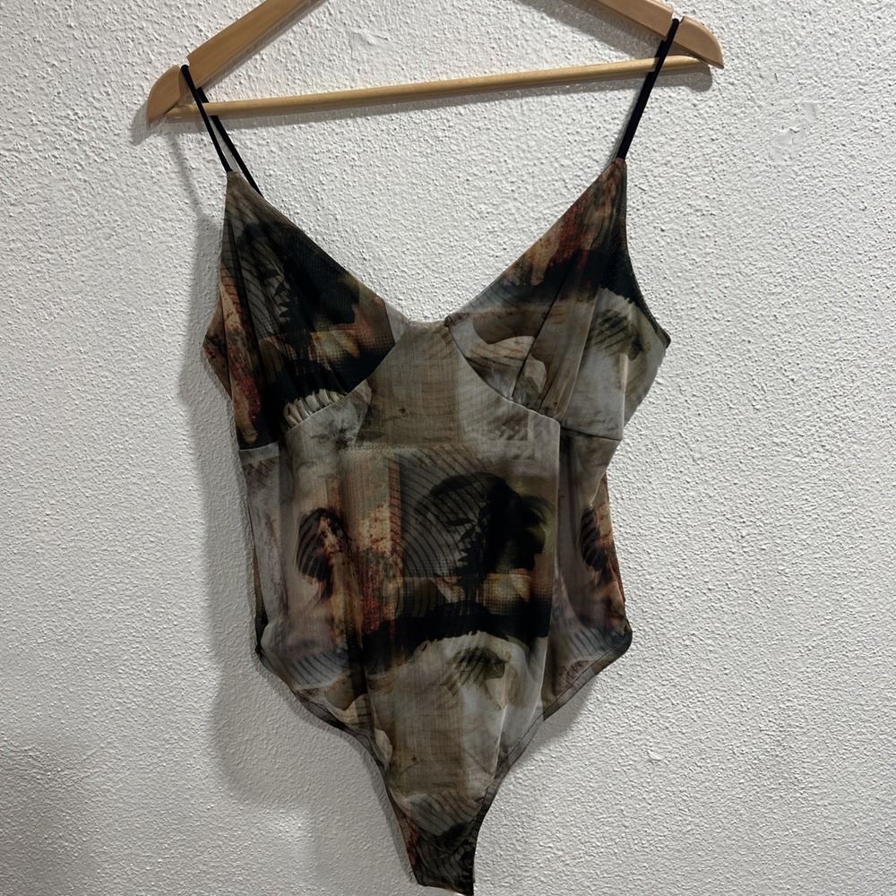PrettyLittleThing Renaissance Print Cup Detail Bodysuit Nude Mesh Size 12